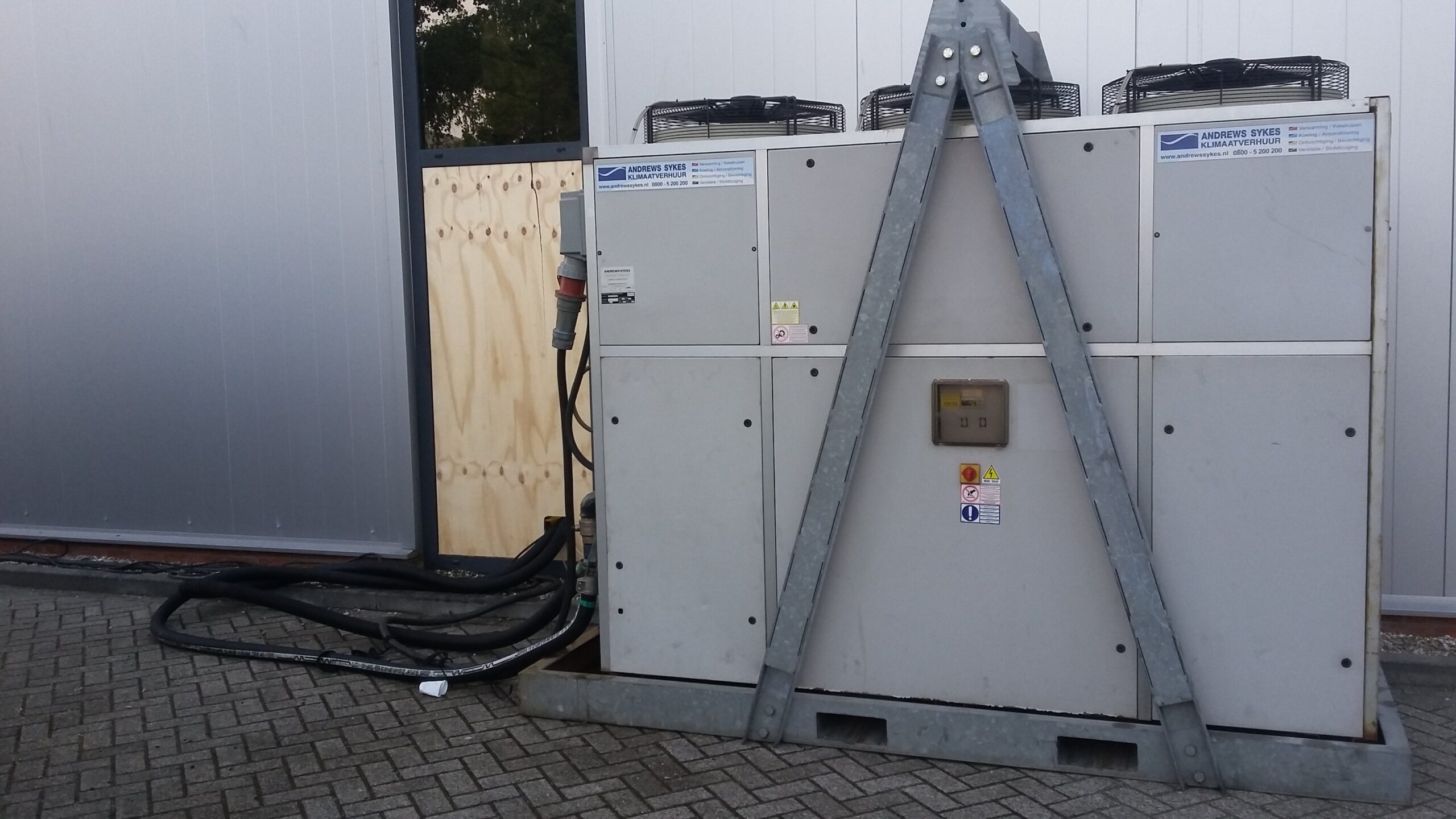 20170621_214323 Distributiecentrum medicijnen op temperatuur gehouden door Andrews Sykes