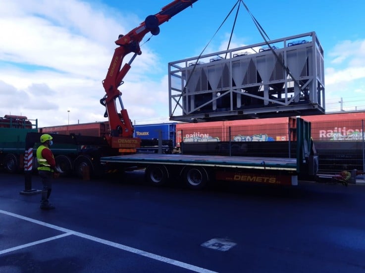 a2 Comfortkoeling voor Autofabriek : Via vrachtwagen en trein naar eindbestemming