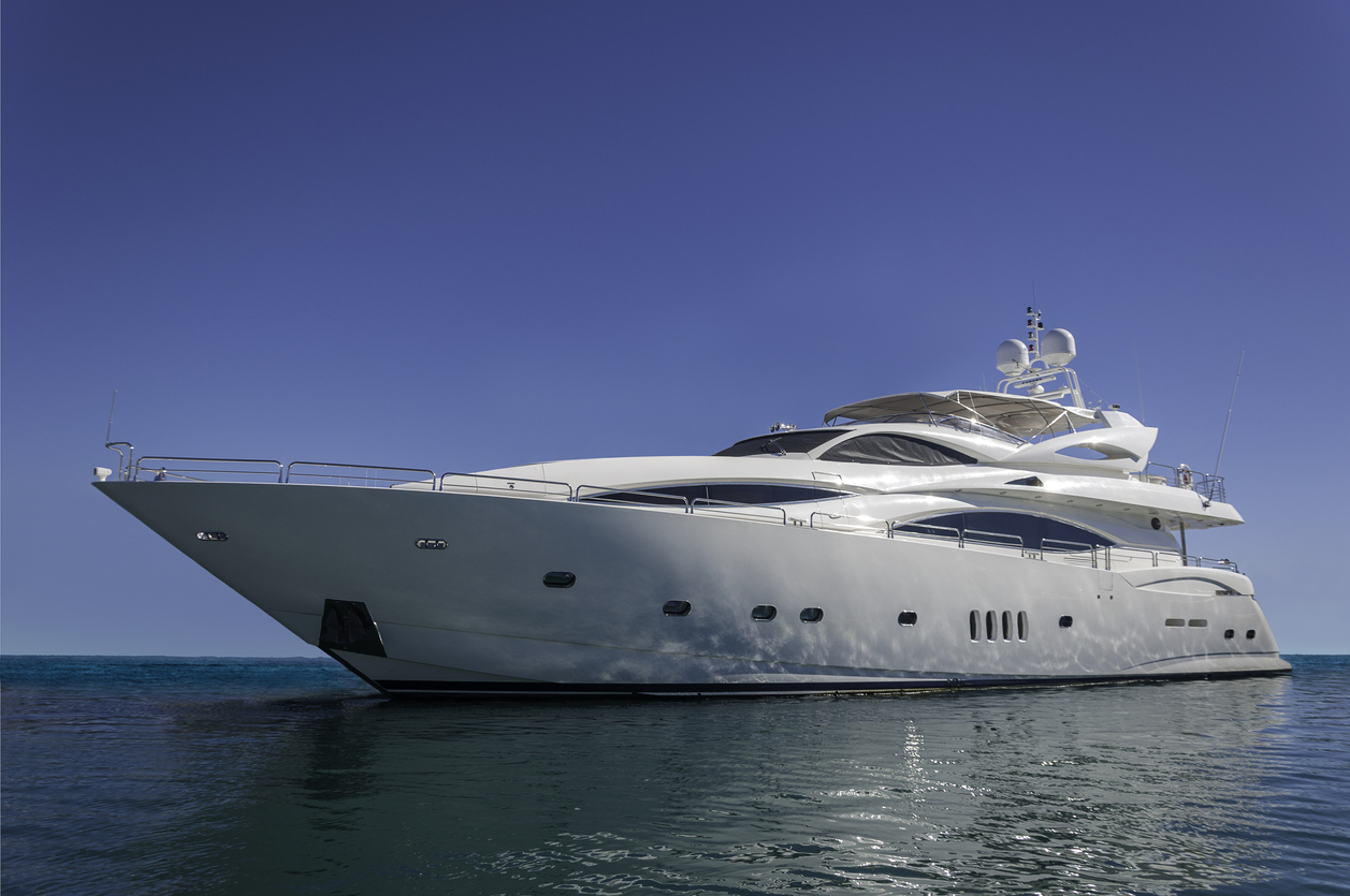 iStock-467026215-737x489 Andrews Sykes levert tijdelijke ventilatie voor luxe jachtrestauratie.